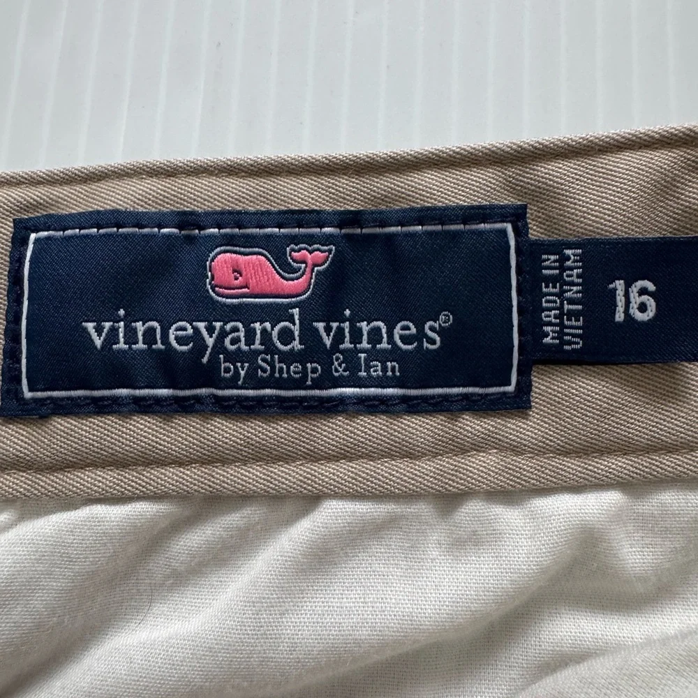 Vineyard Vines boys tan, khaki straight leg pants. Size 16